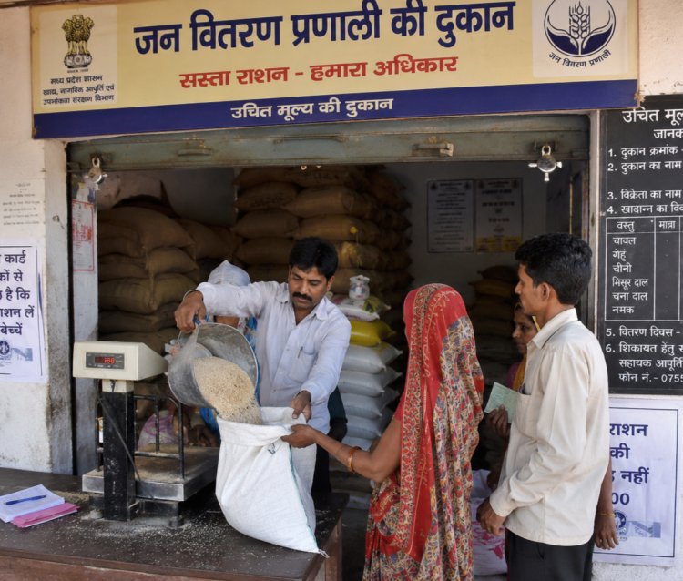 Pds : 80 लाख लाभूकों के लिए सरकार ने बदला नियम, घरों में राशन पहुंचाने की हो रही तैयारी