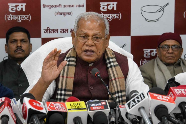 बिहार की राजनीति: "खजाना खत्म" पर गरमाई सियासत, तेजस्वी के दावे को किया खारिज;कहा - वह अनुभवहीन है हीं
