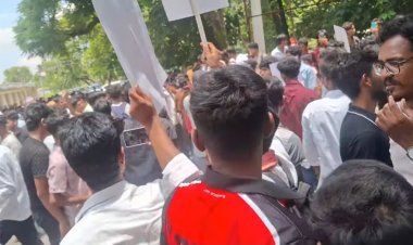 जंतर-मंतर लाठीचार्ज मामला: शिक्षा मंत्री के इस्तीफे की मांग पर पूर्णिया में सड़कों पर उतरे छात्र और भीम आर्मी, पुलिस बल तैनात