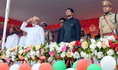 पूर्णिया में जश्न-ए-आज़ादी: प्रभारी मंत्री रत्नेश सदा ने फहराया तिरंगा, समाज के अंतिम व्यक्ति तक विकास का संकल्प