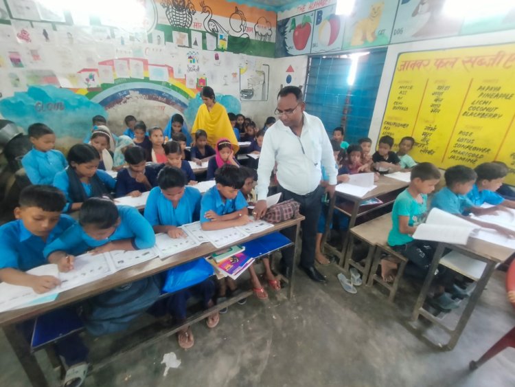 आकांक्षी प्रखंड बायसी में FLN कैच-अप कोर्स का असर: 11 प्राथमिक विद्यालयों की शिक्षा व्यवस्था मजबूत करने में जुटे DRG डॉ. प्रकाश प्रभात